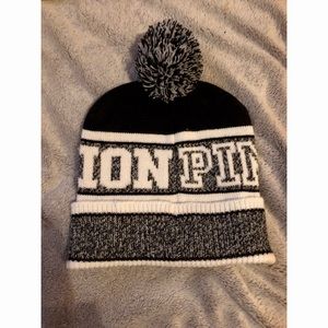 VICTORIAS SECRET PINK NATION BEANIE